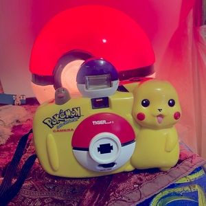 Pokémon brand reusable disposable camera, like new, great condition.
